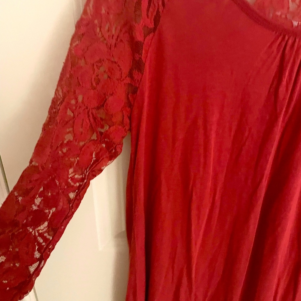 Chloe K Red Lace Sleeve Top - Picture 3 of 3